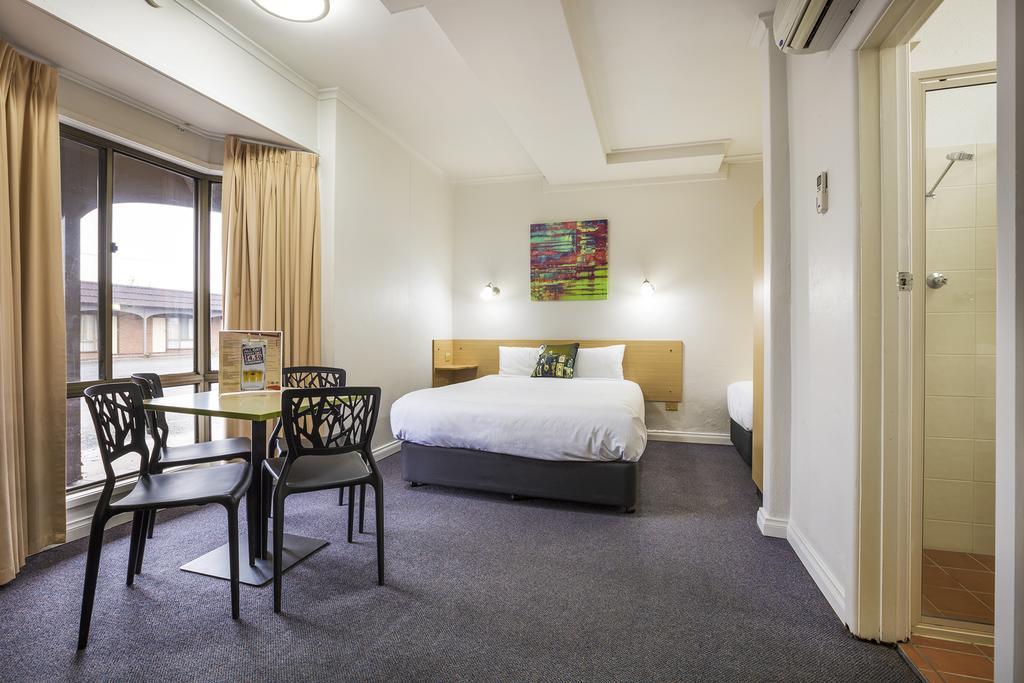 Boomerang Hotel Lavington Exteriér fotografie