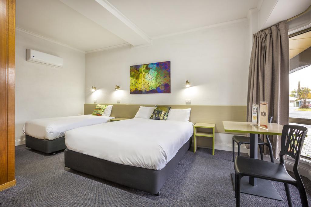Boomerang Hotel Lavington Exteriér fotografie