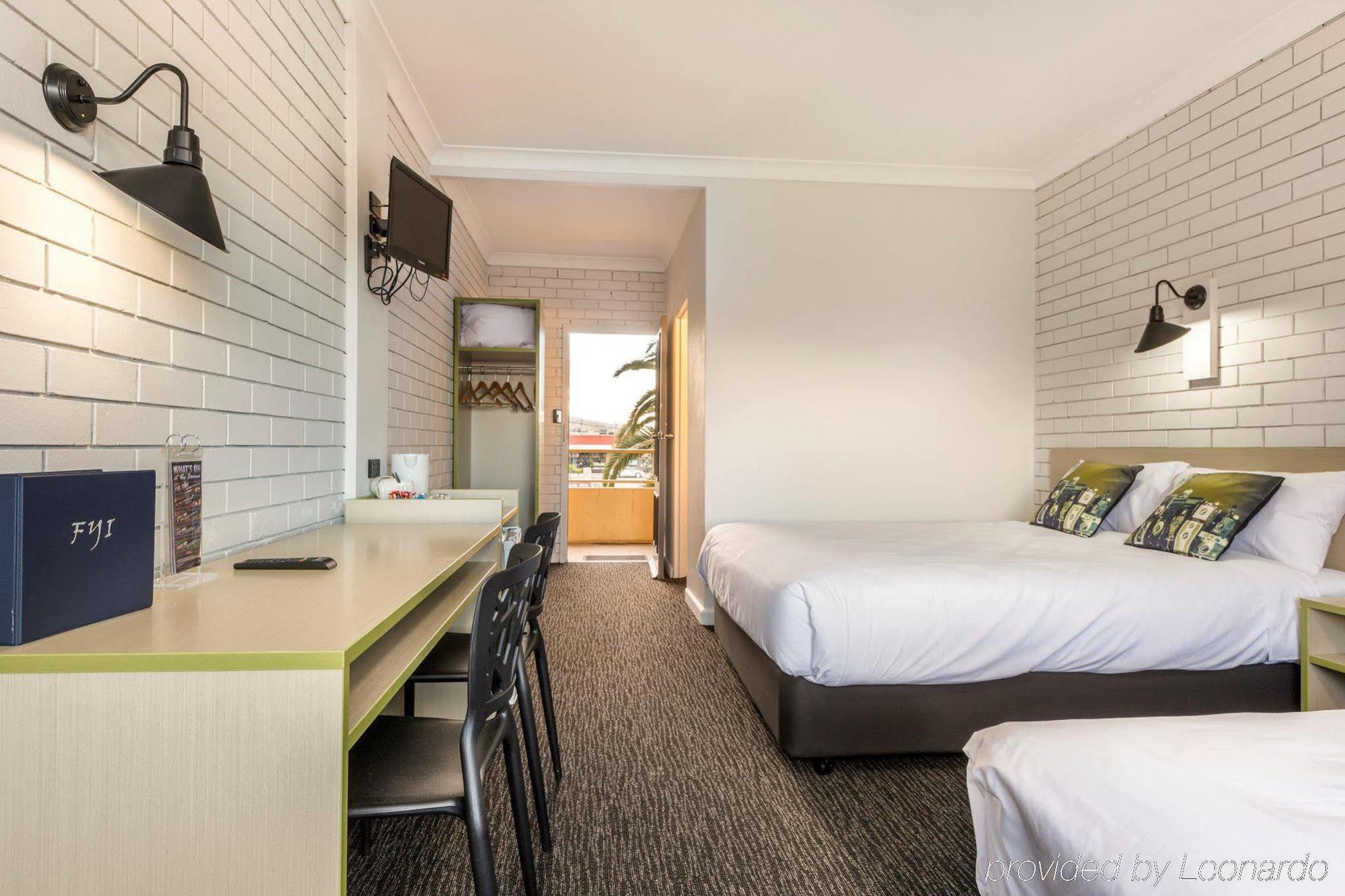 Boomerang Hotel Lavington Exteriér fotografie